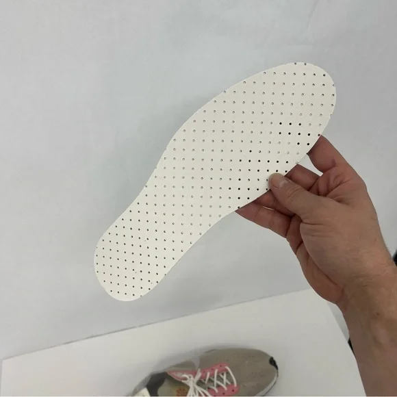 Nike Air-Zoom-Type Crater Beige and Coral Sneakers - Picture 16 of 16